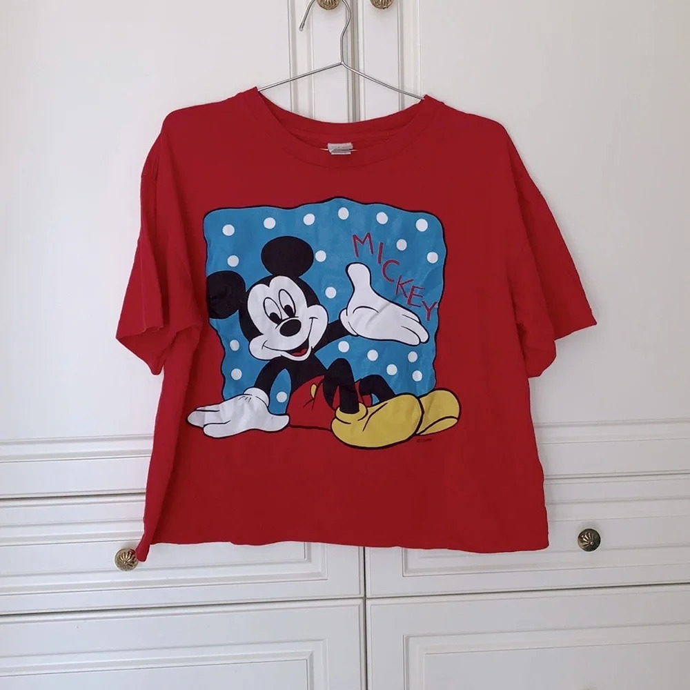 Vintage Mickey Mouse sitting one size boxy red tshirt blue with white polka dots
